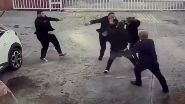 Otizmli çocuğun sesinden rahatsız oldu; anne ve babasına saldırdı