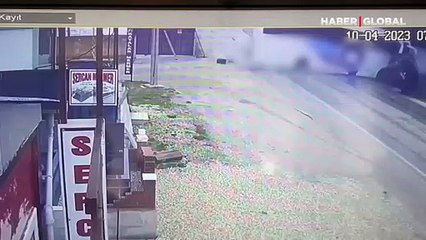 Eskişehir'de zincirleme trafik kazası: 12'si asker 14 yaralı