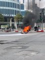 Chiếc xe máy bất ngờ cháy thành than giữa phố Hà Nội, hiện trường khiến người xem đầy ám ảnh