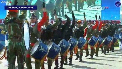 [Full] Aksi Drumband Gita Dirgantara di HUT ke-77 TNI AU, Bikin Panglima TNI Yudo Hormat Berdiri!