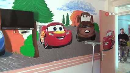 Hastane duvarlarına çizgi film karakterleri çizildi