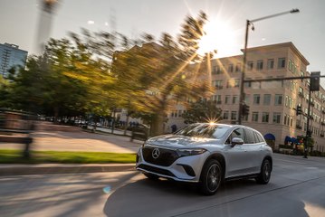 Mercedes EQS SUV: le luxe électrique en famille 🚙