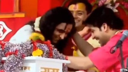 विदिशा: दो प्रसिद्ध कथाकार एक ही मंच पर आये नजर, देवकी नंदन ठाकुर का हुआ आगमन