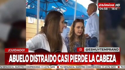 ¡Abuelo distraído se la puso contra un vidro!