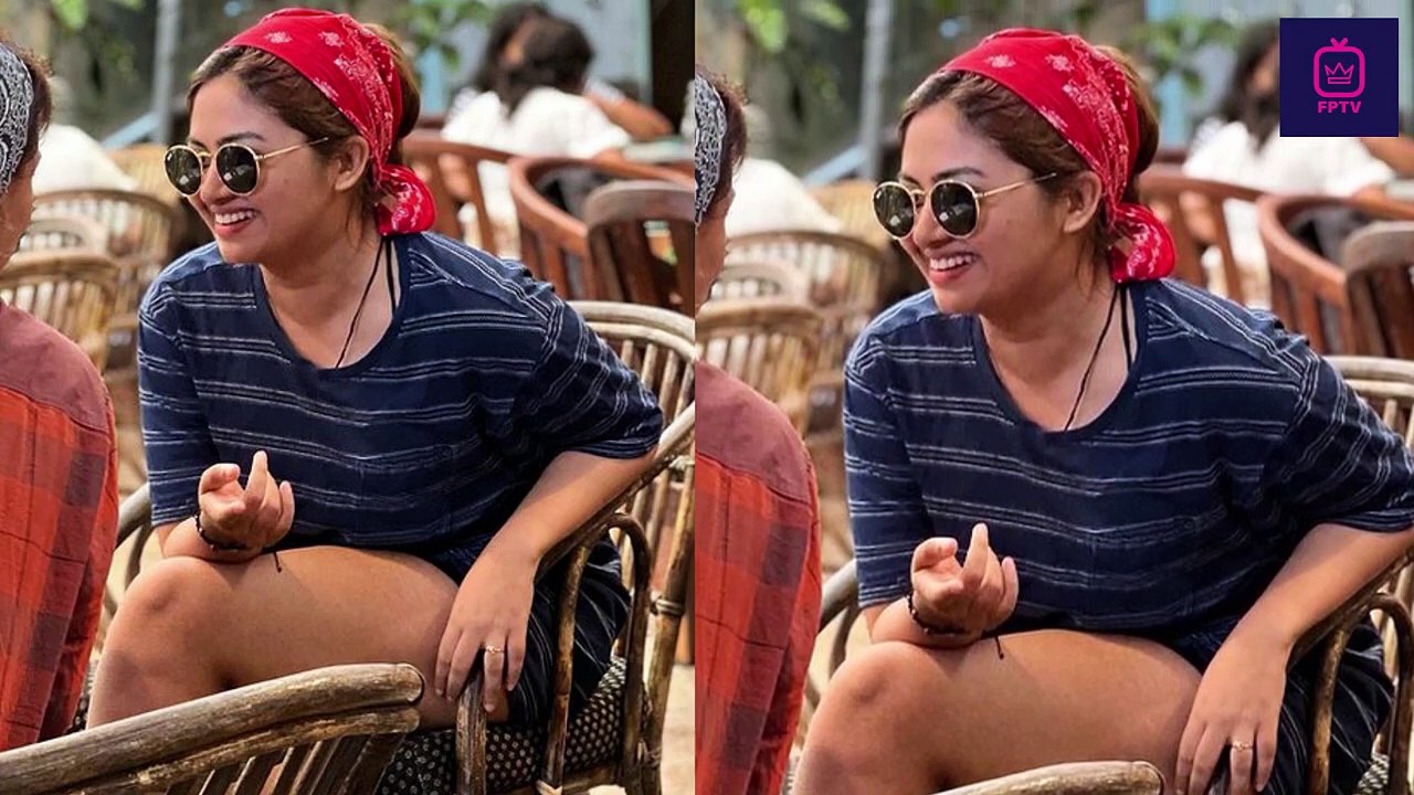 Shaalin Zoya In Short And Cute Outfit