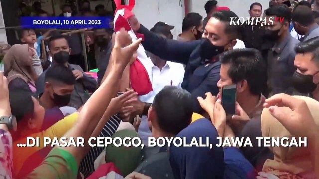 Momen Presiden Jokowi Bagikan Amplop dan Paket Sembako, Warga: Saya Dapat 1,2 Juta