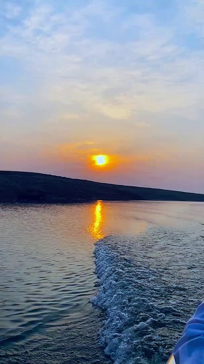 The Waves  sunset ”