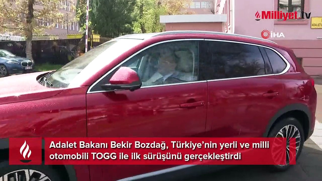 Bakan Bozdağ, Togg ile ilk sürüşünü gerçekleştirdi