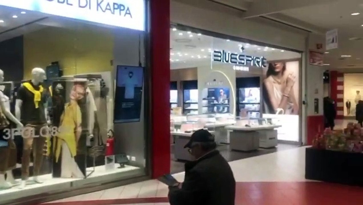 Palermo, nei centri commerciali negozi aperti a...