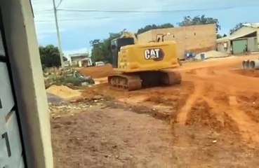 Bandidos atacam base da Polícia Militar e tentam assaltar empresa de transporte de valores
