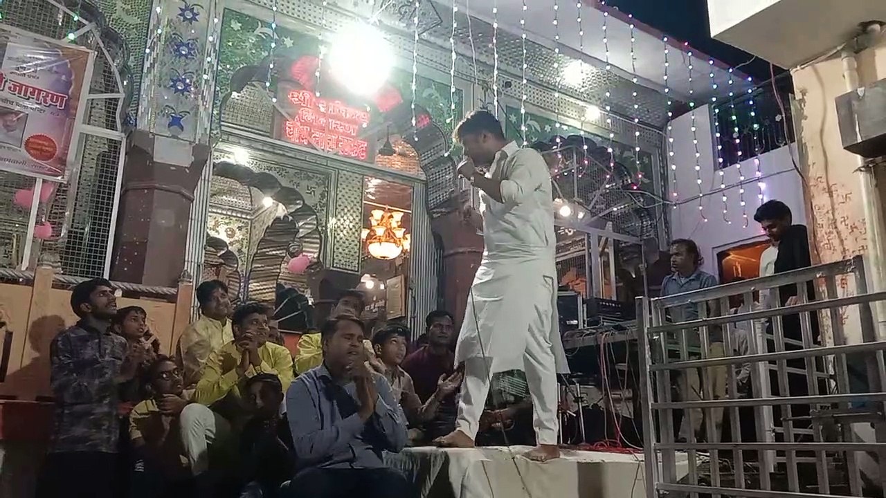 जागरण में  भजनों की बही सरिता