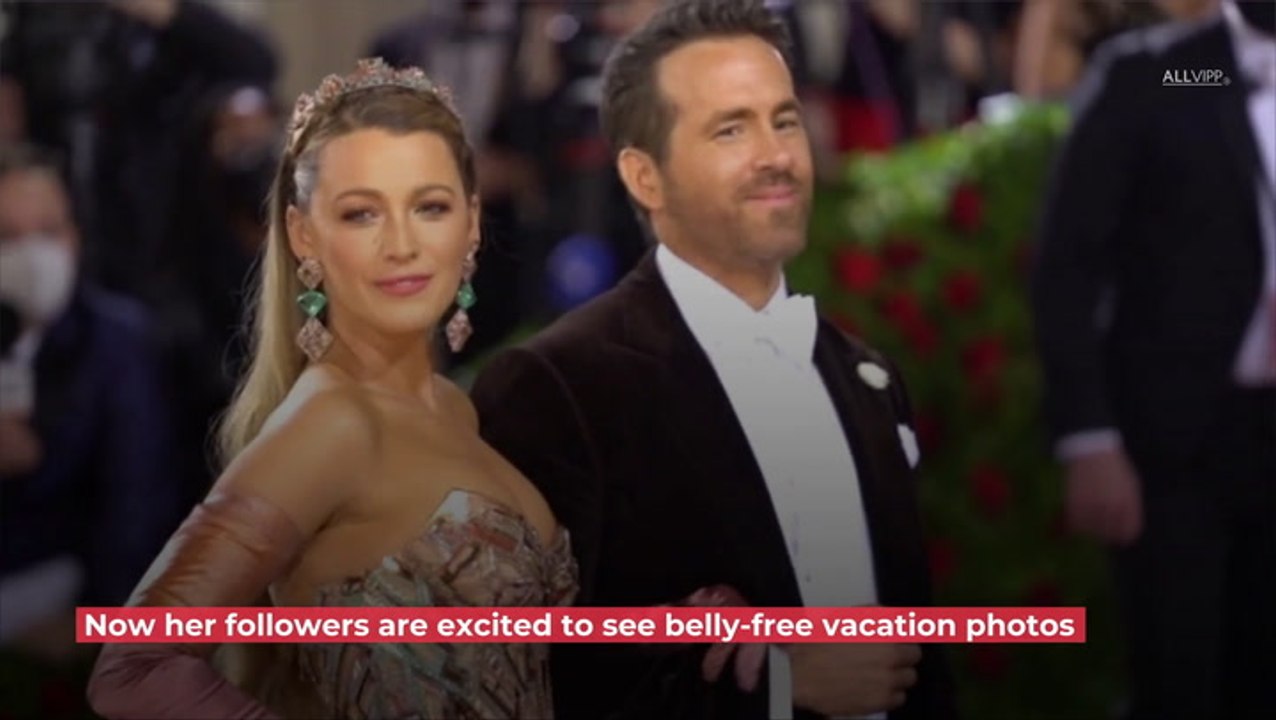 Blake Lively Shows Off Toned Body Two Months After Birth!