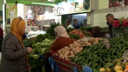 حياة التونسيين تزداد صعوبة في رمضان بسبب ارتفاع الأسعار