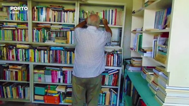 Biblioteca no Porto criada com livros recolhidos do lixo