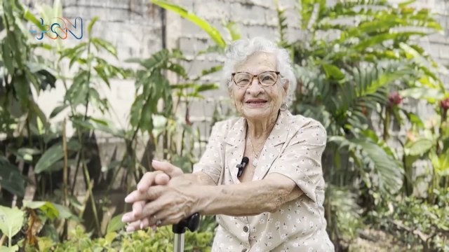 mqn-99 años de pura alegría y sabiduría-100423