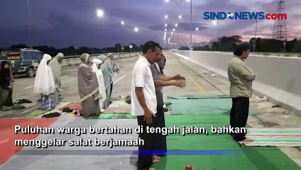 Jalur Tol Cimanggis - Cibitung Diblokir Warga hingga Dini Hari