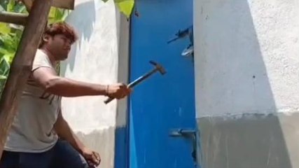 পশ্চিম মেদিনীপুর: মধ্যযুগীয় বর্বরতা! পরিবারকে ভাতে মারার ফতোয়া মাতব্বরদের