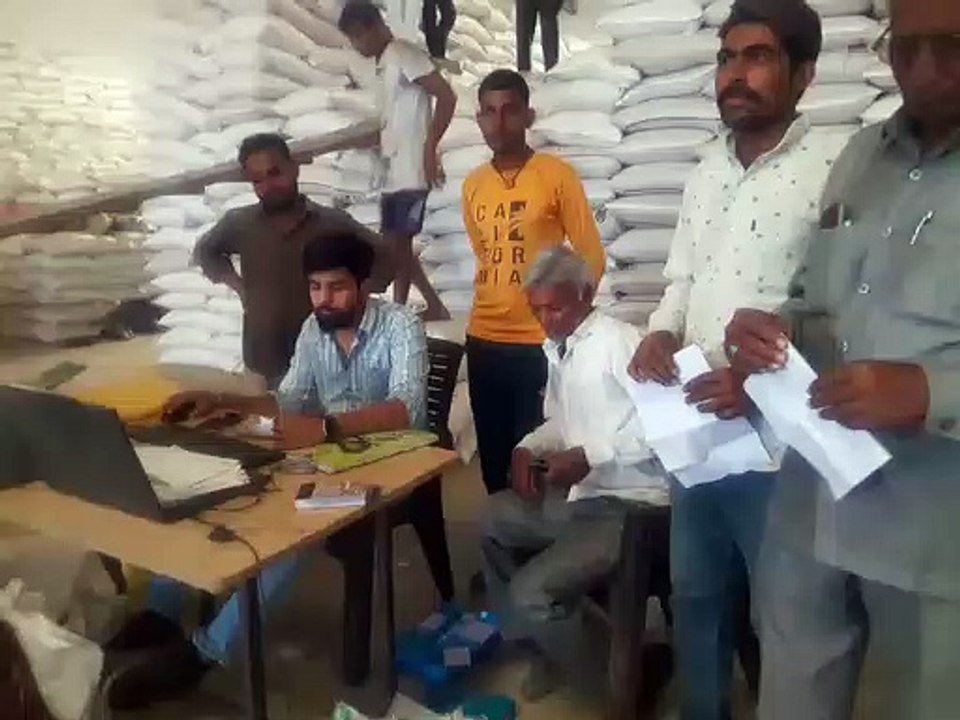 जिले के 51 हजार किसानों के ब्याज माफी पर विभाग...
