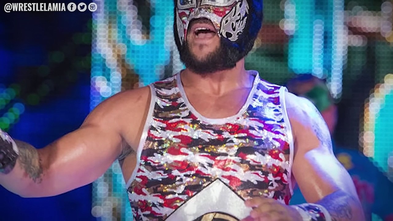 9 Masked WWE Wrestlers Who Were Accidentally Unmasked on Live TV ...