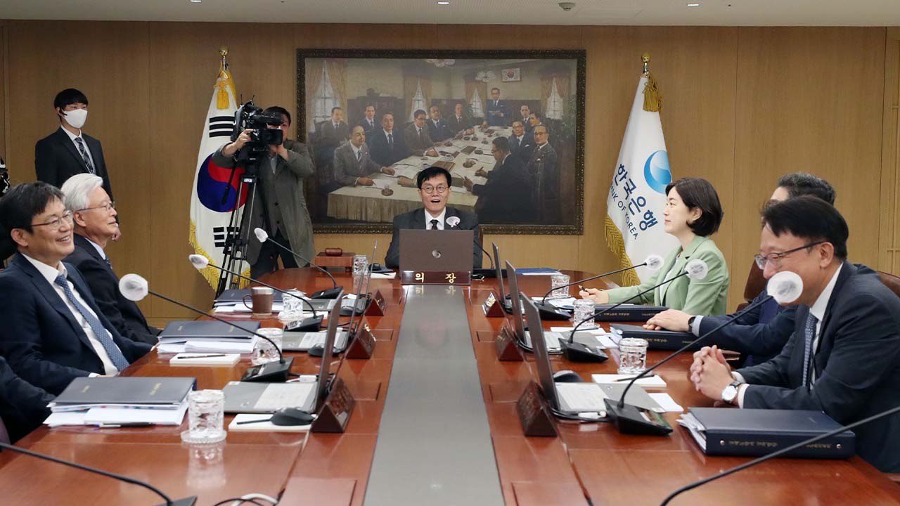 한국은행, 기준금리 3.5%로 동결...두 차례 연속 / YTN