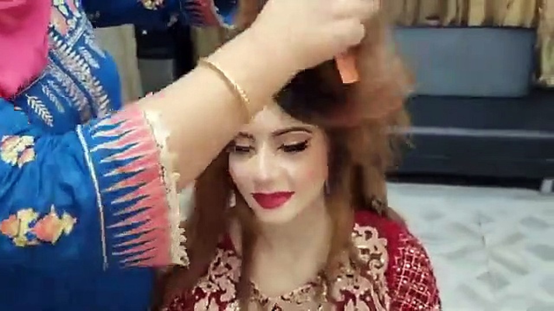 How to make bridal hair style