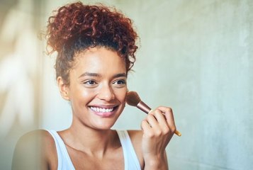 « Circle blush » : cette nouvelle méthode pour appliquer son blush promet un teint réveillé toute la journée