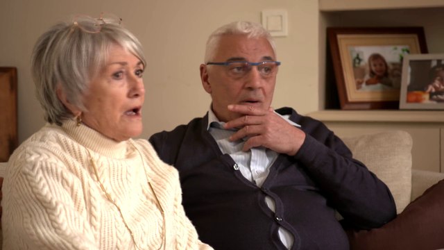 La chasse aux œufs gachée - Groland - CANAL+