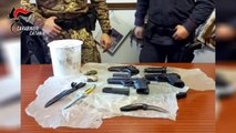 Armi clandestine e droga, 25enne arrestato nel Catanese