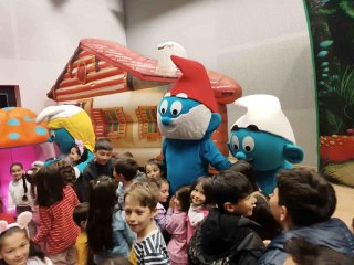 Çamelili çocuklar 'Şirinler' ile eğlendi