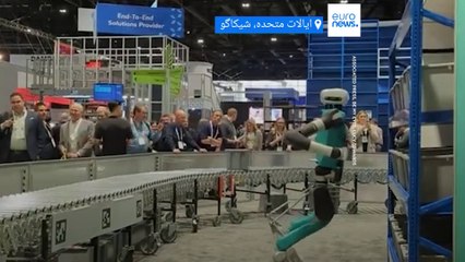 ربات کارگر وسط کار غش کرد