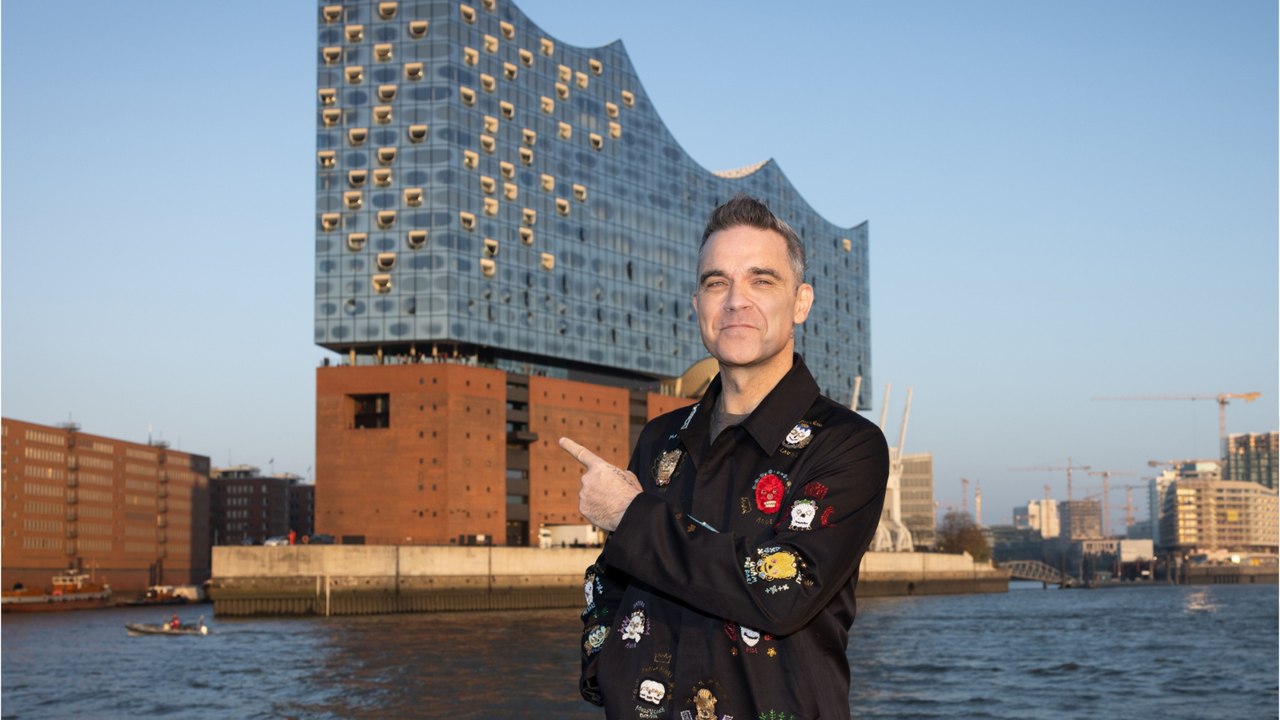 Voici - Robbie Williams fortement amaigri : les photos de son impressionnante perte de poids !