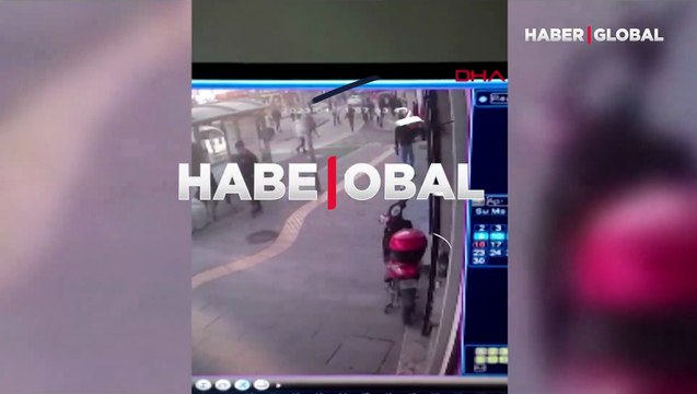 İzmir'de CHP seçim bürosuna taşlı saldırı! O anlar kamerada