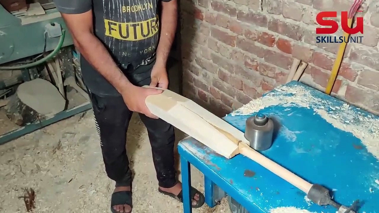 How A Quality Cricket Bat Made in Factories video Dailymotion