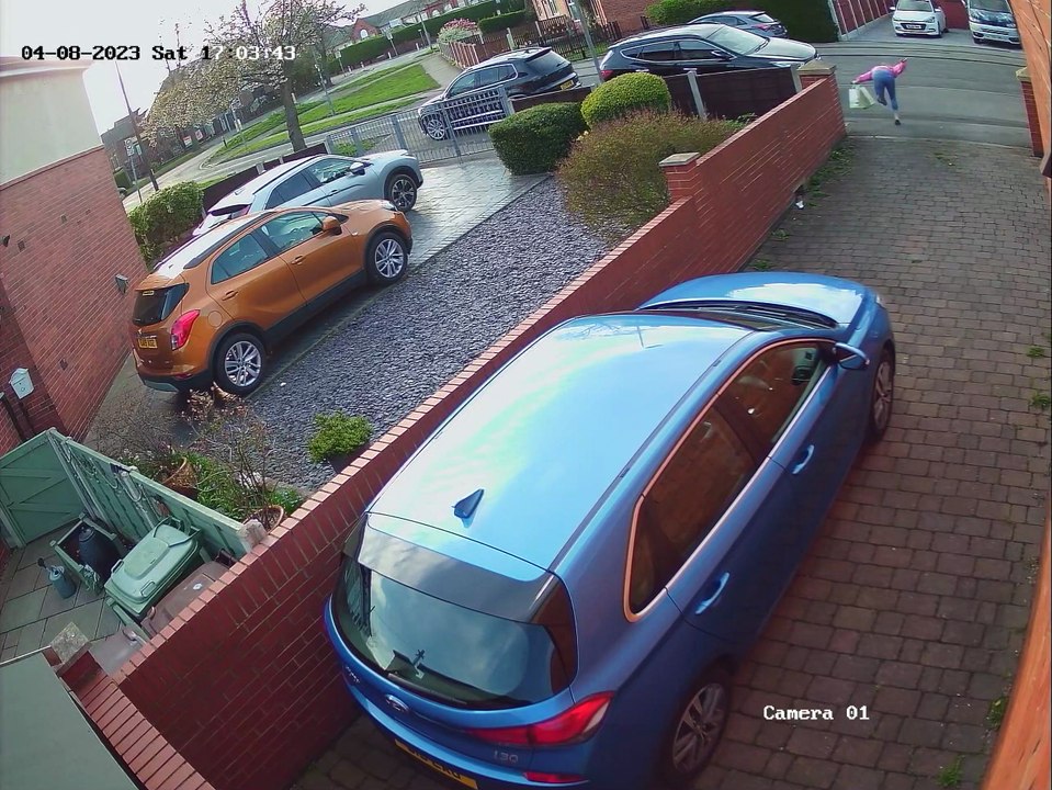 Watch hapless mum face plant herself in the street while struggling with bagfuls of Easter eggs
