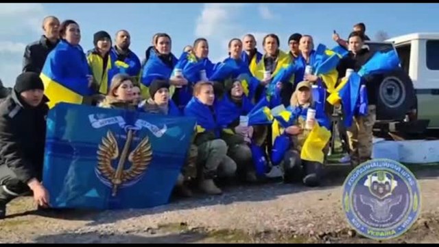 Le immagini dello scambio di prigionieri Russia-Ucraina