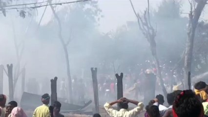 वैशाली: अबावकरपूर गांव में अचानक लगी भीषण आग से डेढ़ दर्जन घर स्वाहा, मवेशियों की हुई मौत