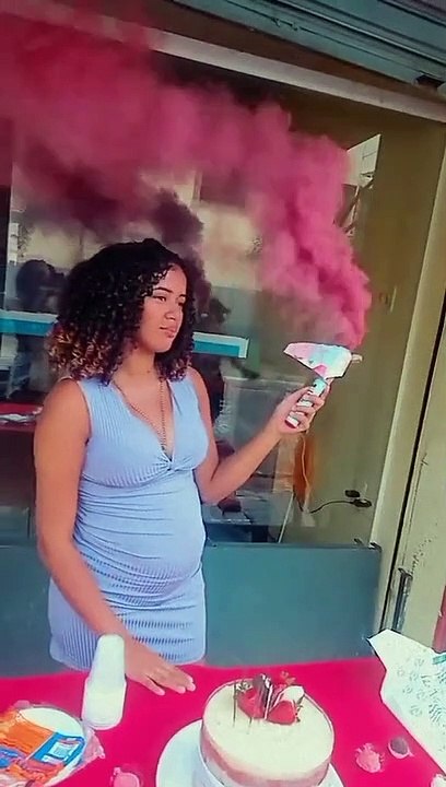 Reação de mulher ao descobrir que teria menina em chá revelação viraliza nas redes sociais