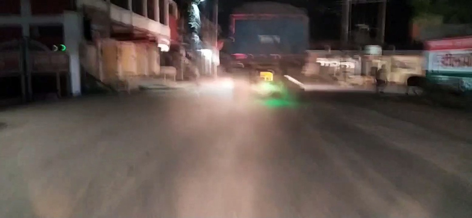 बिना नम्बरों के वाहनों से किया जा रहा रेत परिवहन