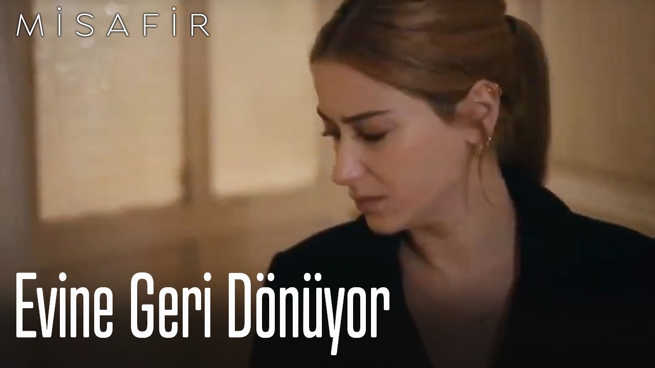 Evine geri dönüyor