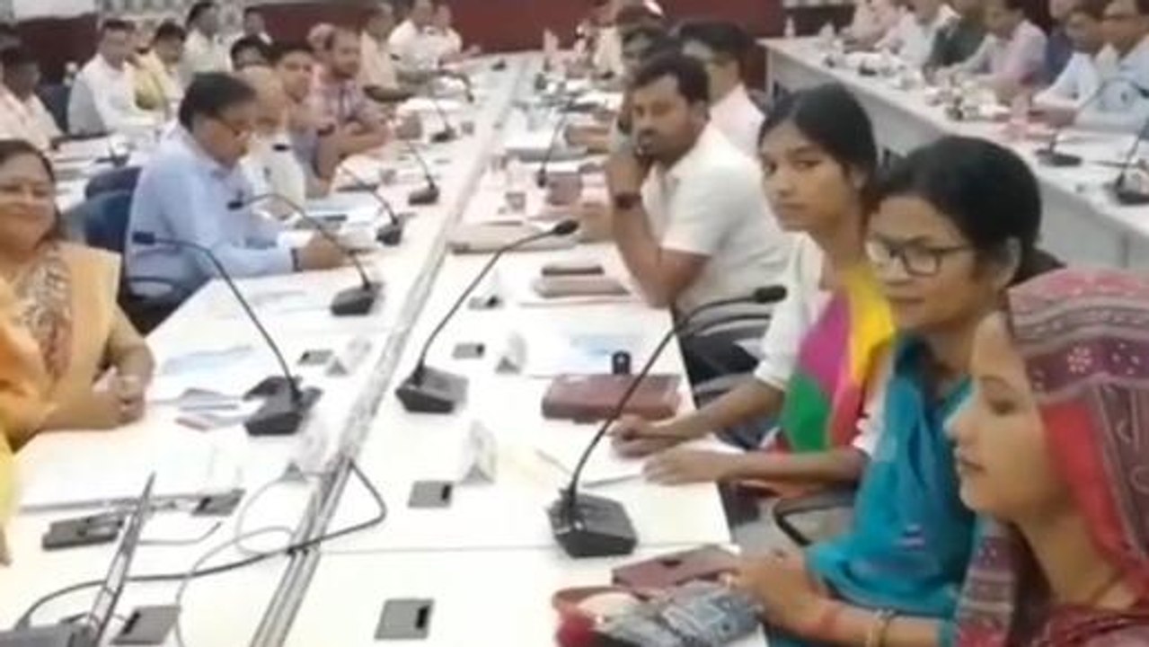अररिया: सांसद की अध्यक्षता में दिशा की हुई बैठक, दिए कई आवश्यक दिशा निर्देश