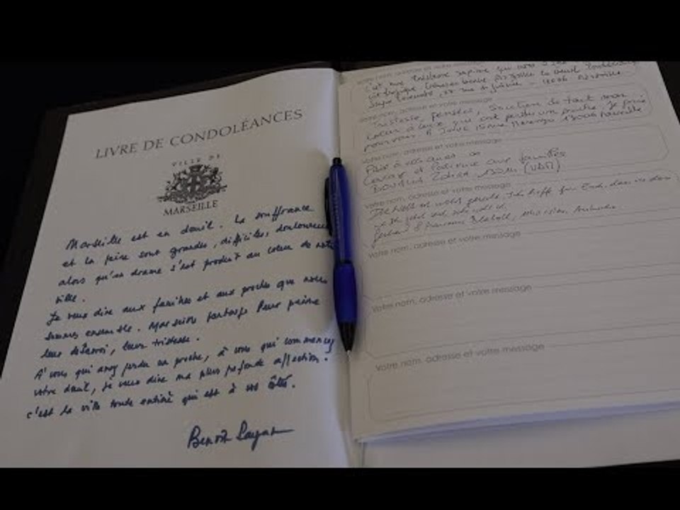 Effondrements rue de Tivoli : un recueil de condoléances à l'Hôtel de Ville et à la Mairie 4/5