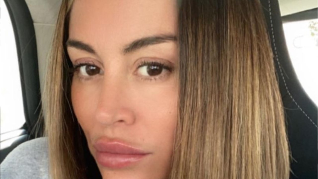 VOICI : «Je suis éteinte" : Anaïs Camizuli explique pourquoi elle s'est éloignée des réseaux sociaux