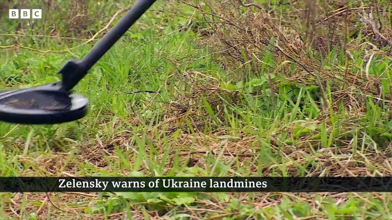 01.Ukraine war_ The deadly landmines killing hundreds of people - BBC News