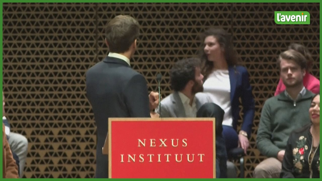 Macron interrompu par des manifestants au début d'un discours à La Haye