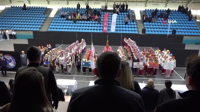 Edirne'de okullar arası halk oyunları renkli görüntülere sahne oldu