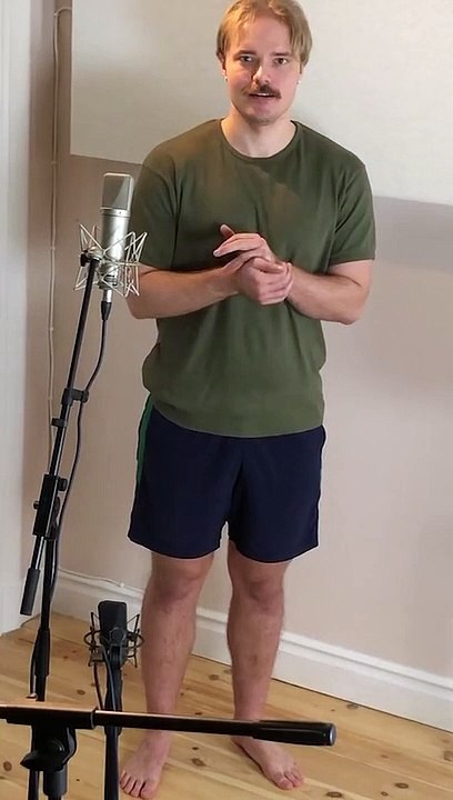 Estala 46 articulações diferentes do corpo em três minuto e bate recorde