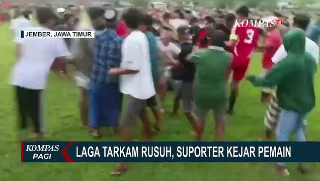 Ricuh! Tak Terima Keputusan Wasit, Suporter Kejar Lawan Pemain Sebak Bola Saat Babak Pertama