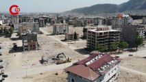 Binaların yerini boş meydanlar aldı Enkaz kaldırma çalışmaları sonrası Hatay'dan son görüntüler...