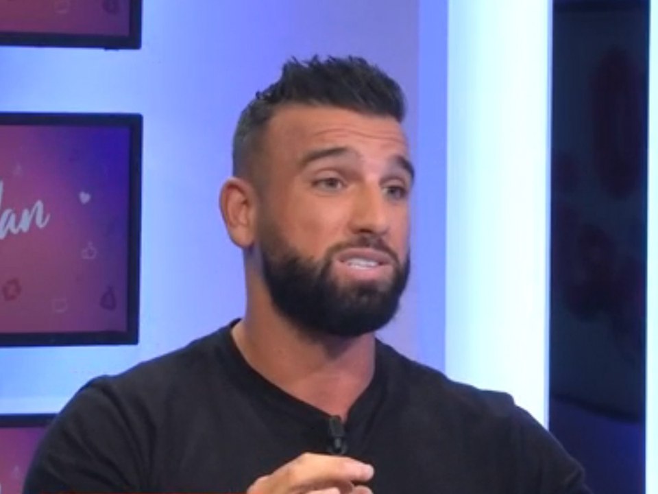"C'est un enfoiré", "Le pire" : Après Pascal Soetens, l'ex-animateur de NRJ Aymeric Bonnery balance sur Guillaume Pley