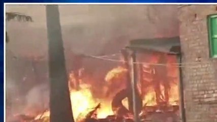 वैशाली: भीषण आगजनी से 24 से अधिक घर जल कर राख, लाखों की संपत्ति जली